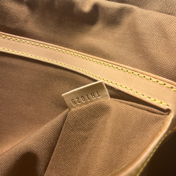 Auth Louis Vuitton Carryall - Picture 16 of 16